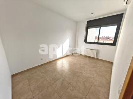 Pis, 77.00 m², fast neu