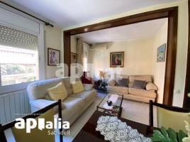 Piso, 85.00 m², cerca de bus y tren