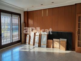 Piso, 82.00 m², cerca de bus y tren