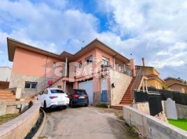 Houses (detached house), 309 m², almost new, Zona