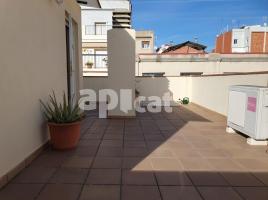 Houses (villa / tower), 349.00 m², near bus and train, Calle de Pujós, 105