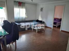 Pis, 63.00 m², حافلة قرب والقطار, Calle Sant Tomàs