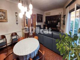 Casa (unifamiliar aislada), 684.00 m², cerca de bus y tren