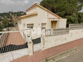 Houses (villa / tower), 187.00 m², almost new, Calle Roures