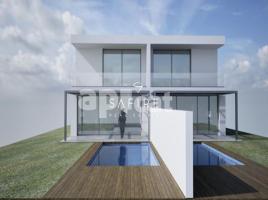 Casa (chalet / torre), 200 m², seminuevo, Zona