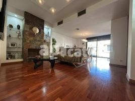 Àtic, 180.00 m², 附近的公共汽車和火車, Calle de Gurrea