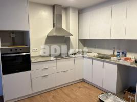 Piso, 75.00 m², cerca de bus y tren, nuevo