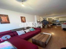 Apartament, 58.00 m², almost new, Calle Josep pané