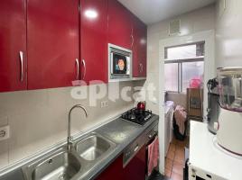 Piso, 85.00 m², cerca de bus y tren