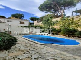 Houses (villa / tower), 430.00 m², Calle Alzina