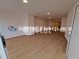 Local comercial, 86.00 m², cerca de bus y tren, seminuevo