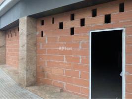 租 , 304.24 m²
