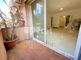 Piso, 92.00 m², cerca de bus y tren, Calle de Monturiol