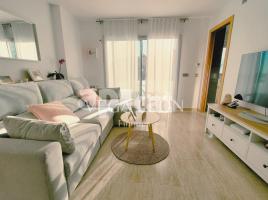 Piso, 82.00 m², cerca de bus y tren, seminuevo