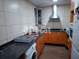 Piso, 68 m², seminuevo, Zona