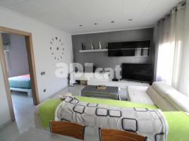 Piso, 77.00 m², cerca de bus y tren