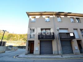 Casa (unifamiliar adossada), 156.00 m², prop de bus i tren, Calle del Puigmal, 18