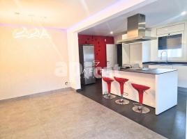 Casa (chalet / torre), 444 m², Zona