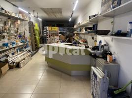 For rent business premises, 105.00 m², near bus and train, Calle Ramon Muntaner, 3