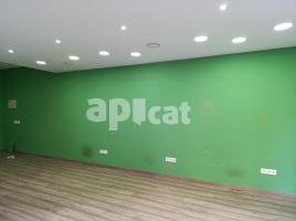 Local comercial, 44.00 m², cerca de bus y tren, seminuevo, Avenida del Carrilet, 96