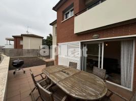 Houses (terraced house), 218.00 m², almost new, Calle Josep Vidal