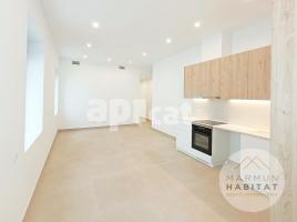 Piso, 76 m², cerca de bus y tren, seminuevo