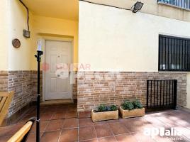 Houses (detached house), 160.00 m², near bus and train, almost new