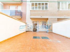 Apartament, 85.00 m², near bus and train, almost new