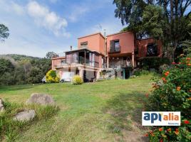 Casa (chalet / torre), 326.00 m²