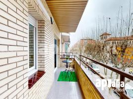 Piso, 107.00 m², cerca de bus y tren