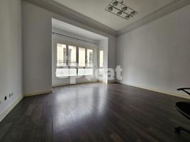 Piso, 174.00 m², cerca de bus y tren, seminuevo