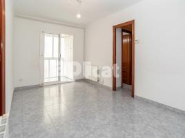 Piso, 75.00 m², cerca de bus y tren