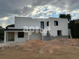 Casa (unifamiliar adosada), 250 m², seminuevo, Zona