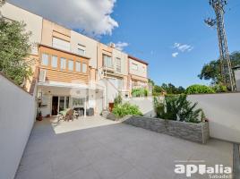 Houses (terraced house), 240.00 m², almost new