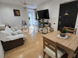 Apartamento, 56.00 m², cerca de bus y tren, Calle Alt de Sant Pere