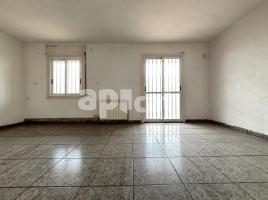 Piso, 74.00 m², cerca de bus y tren