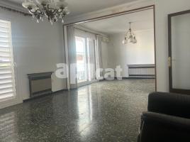 Casa (unifamiliar adosada), 344.00 m², cerca de bus y tren