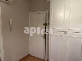 Piso, 100.00 m², cerca de bus y tren, Calle Nobel 