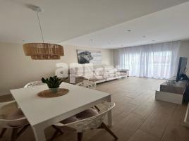 Piso, 97.00 m², cerca de bus y tren