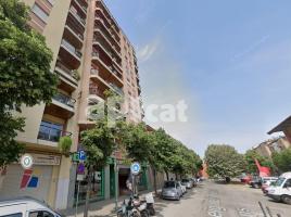 Piso, 81.00 m², cerca de bus y tren