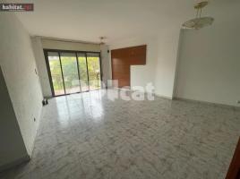 Pis, 106.00 m², prop de bus i tren