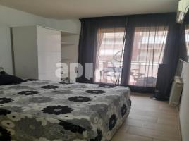 Piso, 82.00 m², cerca de bus y tren, seminuevo