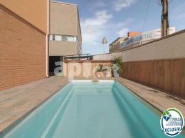 Houses (terraced house), 176.00 m², almost new, Pasaje Puigmal/A, 510