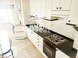 Flat, 99.00 m², near bus and train