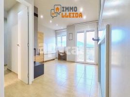 Piso, 141.00 m², cerca de bus y tren, seminuevo, Calle Rosellò, 4