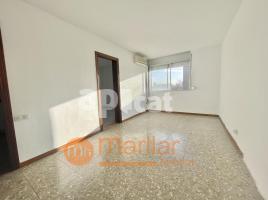 Pis, 60.00 m², prop bus i metro, Rambla de Prim