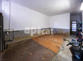  (unifamiliar aïllada), 231.00 m², près de bus et de train