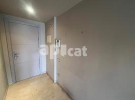 Àtic, 66.00 m², prop de bus i tren, seminou