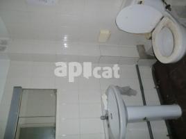 Alquiler local comercial, 136.00 m², cerca de bus y tren