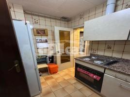 Apartament, 93.00 m², prop bus i metro, Calle de la Marina